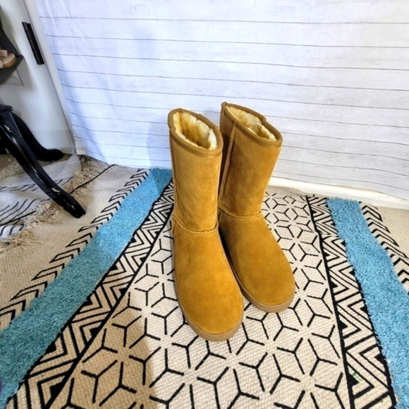 Guide Gear Women's 10" Suede Boots, SZ 10 - Picture 5 of 16